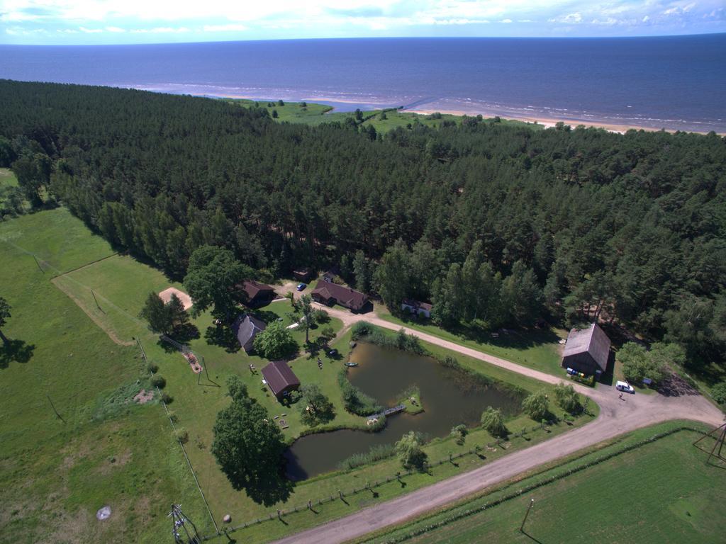 Vejavas Svētciems Esterno foto